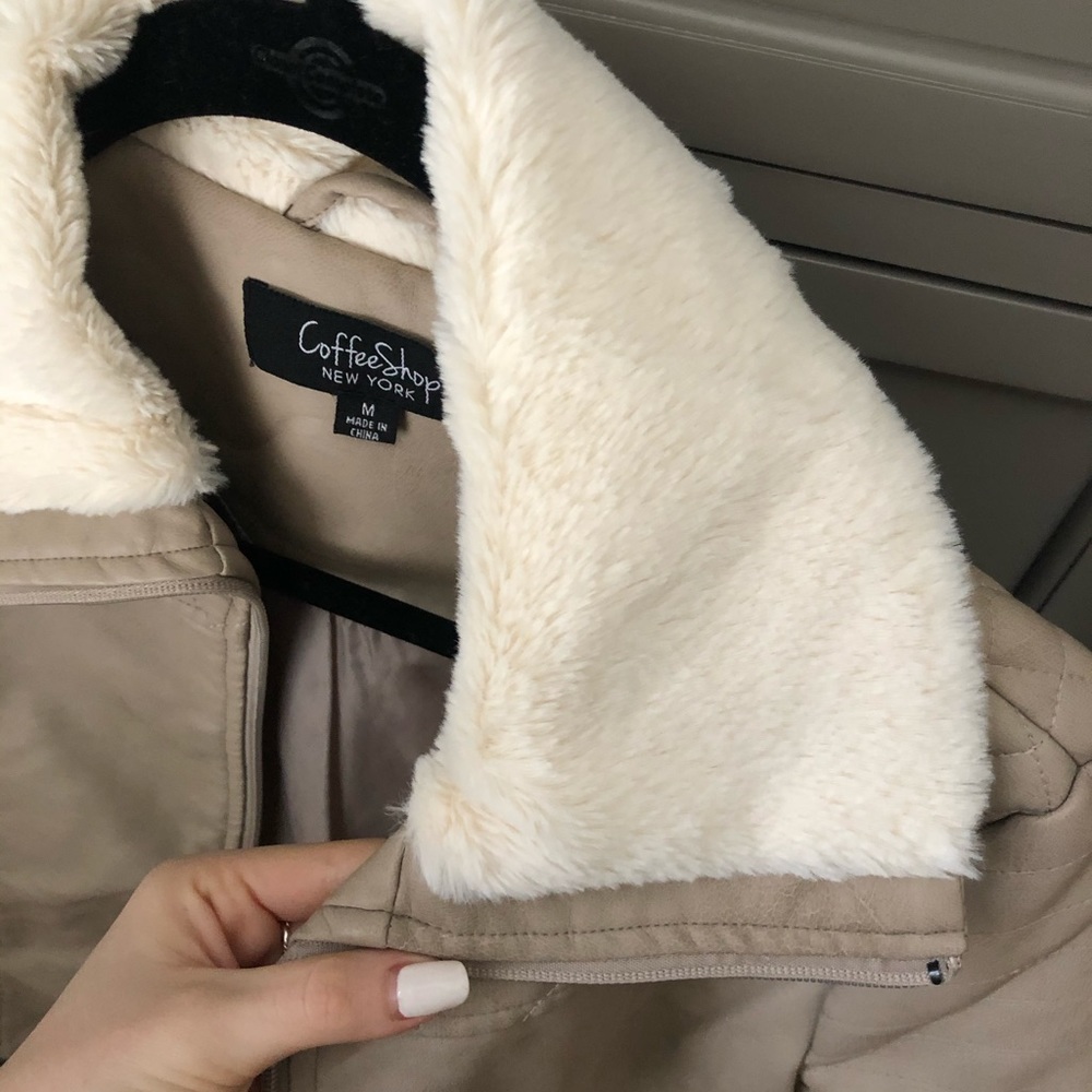 Fur jacket - Picture 3 of 3